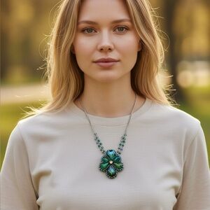 Ali-Khan Crystal Necklace